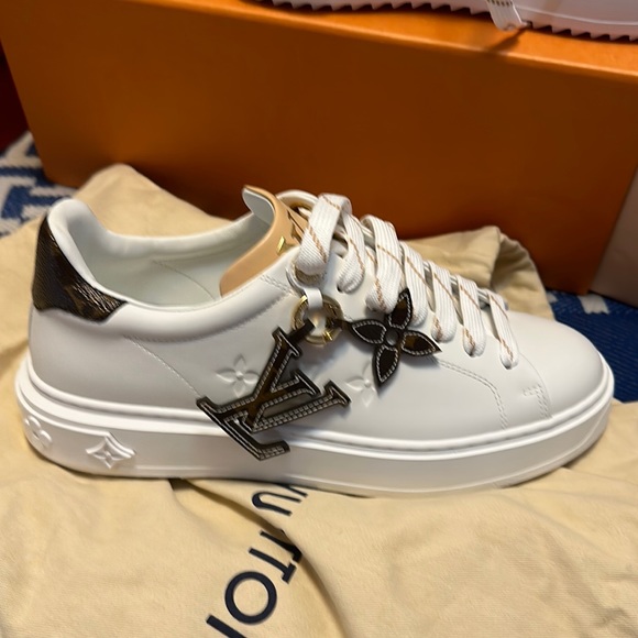 Got them as a gift, they are small to my size . - Picture 1 of 10